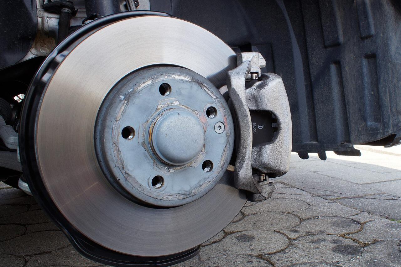brake system, brake disc, caliper-2173372.jpg